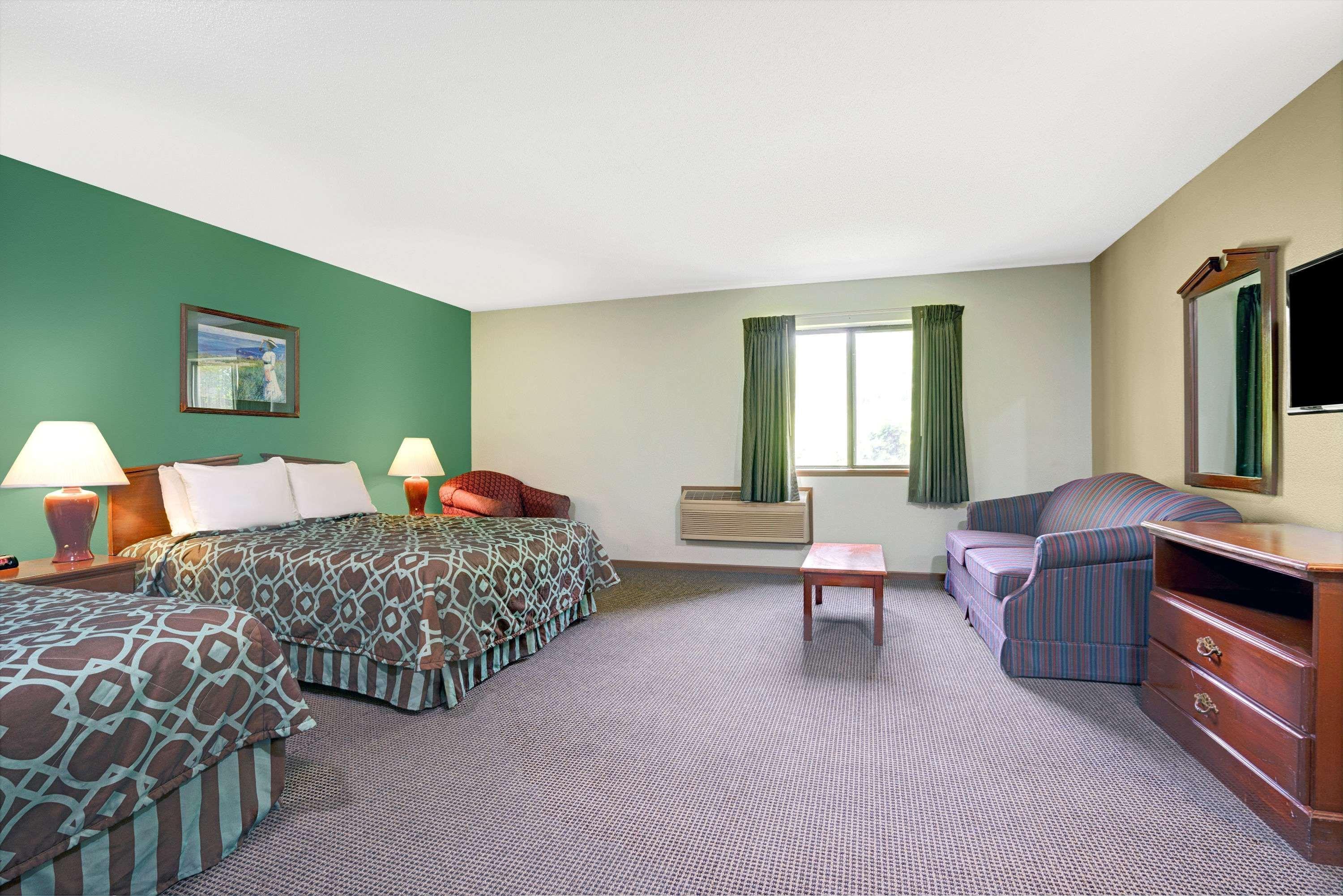 Super 8 By Wyndham Hudson Hotell Eksteriør bilde