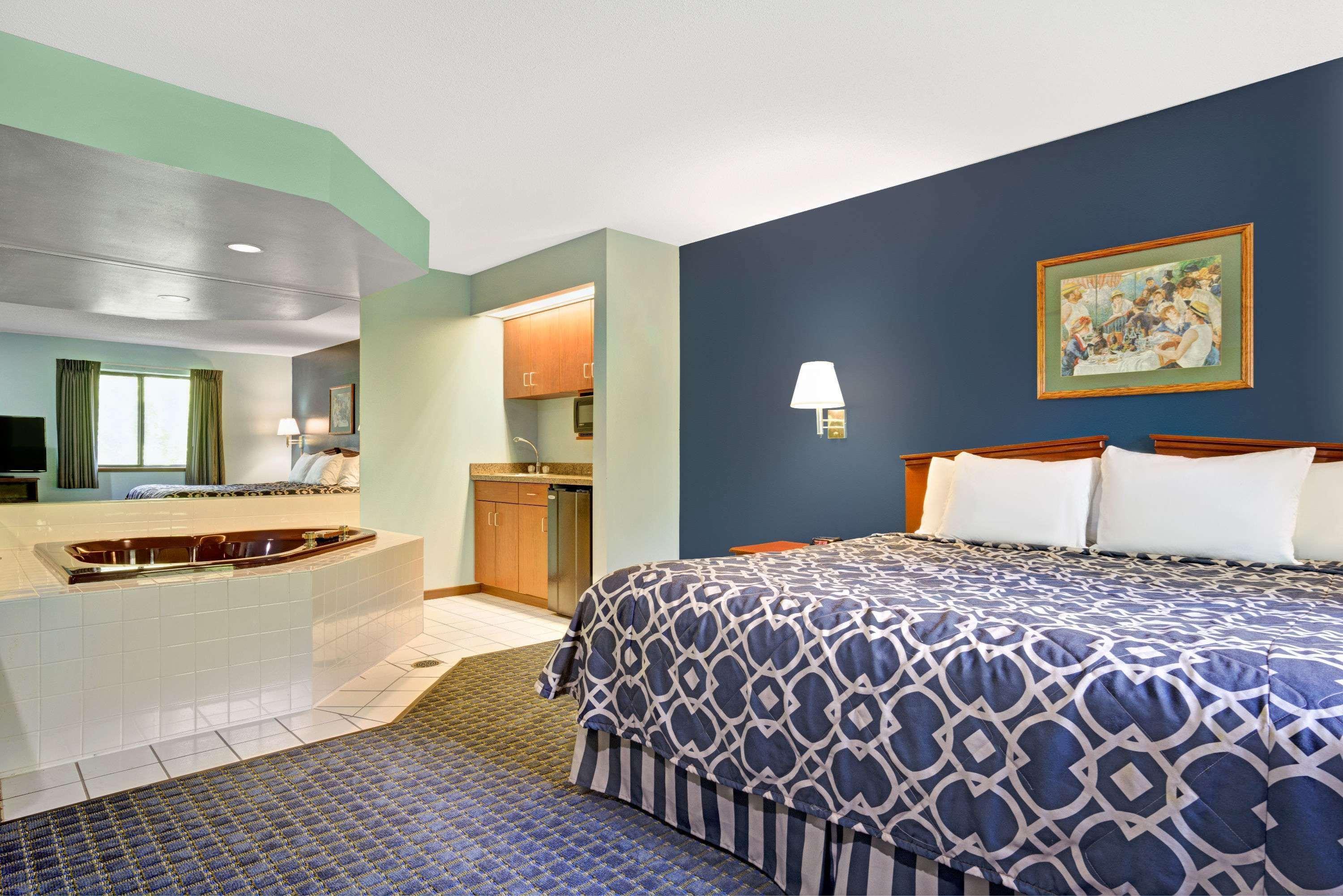 Super 8 By Wyndham Hudson Hotell Eksteriør bilde