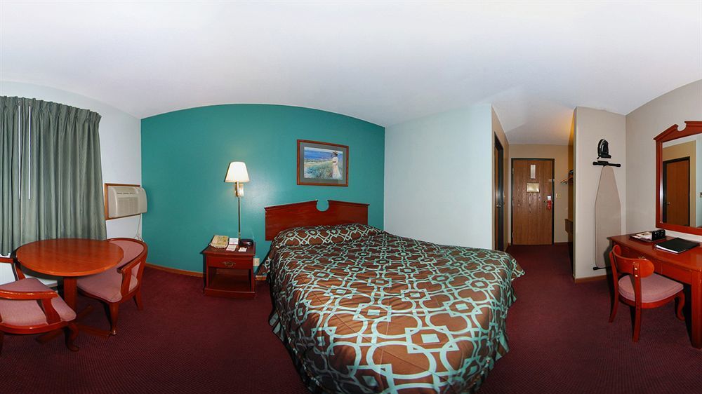 Super 8 By Wyndham Hudson Hotell Eksteriør bilde